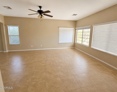 9923 E Forge Avenue - Photo Thumbnail 3