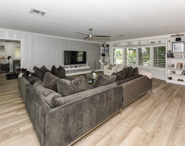 880 Hickory Terrace - Photo Thumbnail 14