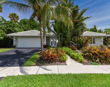 880 Hickory Terrace - Photo Thumbnail 1