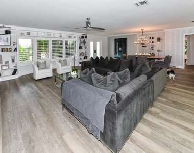 880 Hickory Terrace - Photo Thumbnail 15