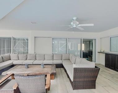 880 Hickory Terrace - Photo Thumbnail 27