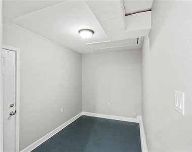 1637 Dell Oak Drive - Photo Thumbnail 17