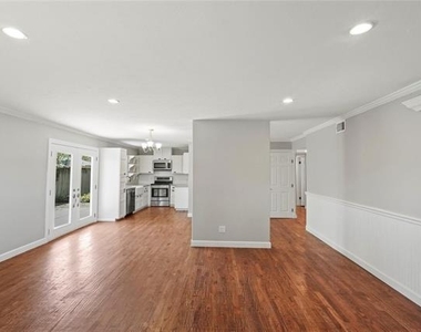 1637 Dell Oak Drive - Photo Thumbnail 7
