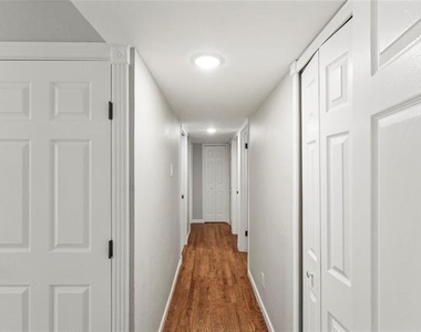 1637 Dell Oak Drive - Photo Thumbnail 10