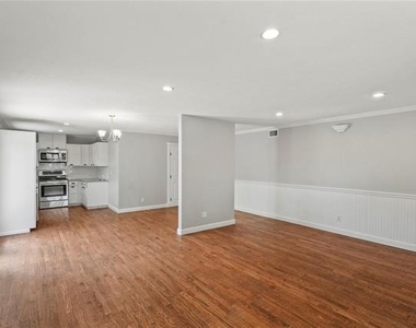 1637 Dell Oak Drive - Photo Thumbnail 9