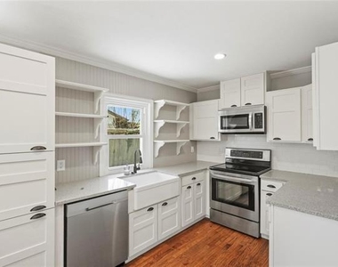 1637 Dell Oak Drive - Photo Thumbnail 5