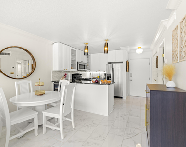 2400 S Ocean Drive - Photo Thumbnail 7