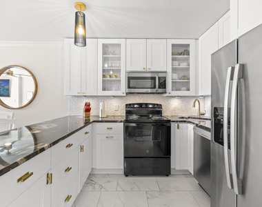2400 S Ocean Drive - Photo Thumbnail 4