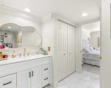 2400 S Ocean Drive - Photo Thumbnail 20