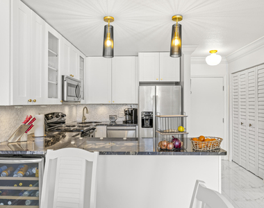 2400 S Ocean Drive - Photo Thumbnail 3