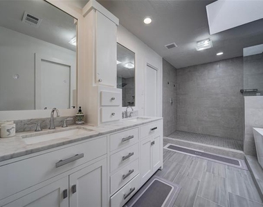 6650 Lovington Drive - Photo Thumbnail 11
