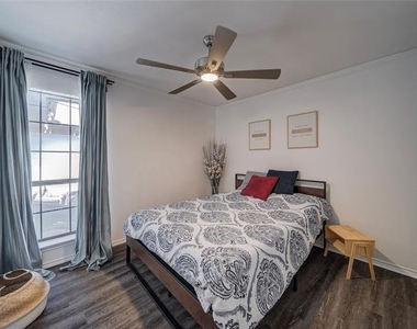 6650 Lovington Drive - Photo Thumbnail 14