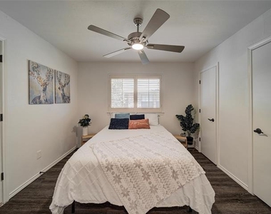 6650 Lovington Drive - Photo Thumbnail 16