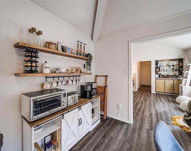 6650 Lovington Drive - Photo Thumbnail 7