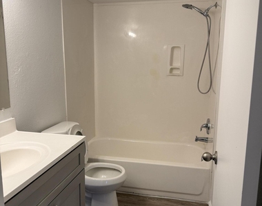 860 E Brown Road - Photo Thumbnail 5