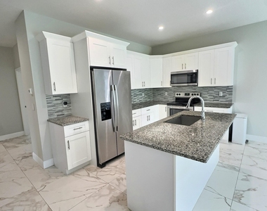 413 Martin Avenue - Photo Thumbnail 3
