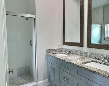 413 Martin Avenue - Photo Thumbnail 16