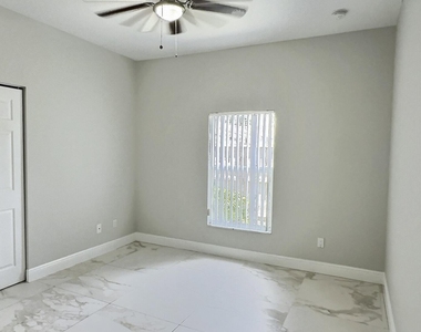 413 Martin Avenue - Photo Thumbnail 10