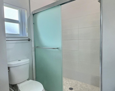 413 Martin Avenue - Photo Thumbnail 17