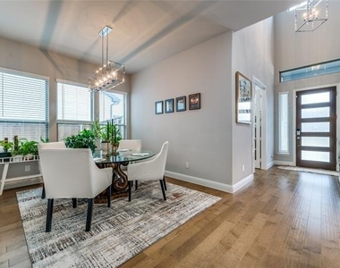 13474 Chalet Avenue - Photo Thumbnail 4