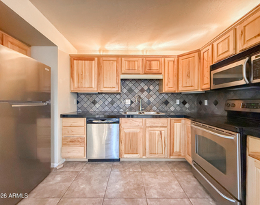 7402 E Carefree Drive - Photo Thumbnail 10