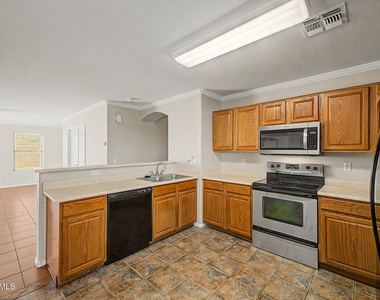 8133 W Magnolia Street - Photo Thumbnail 7