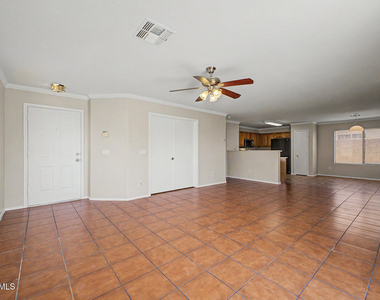 8133 W Magnolia Street - Photo Thumbnail 3