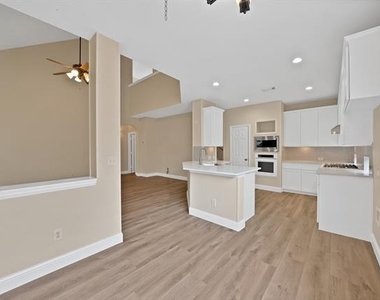 18638 Tall Oak Drive - Photo Thumbnail 10