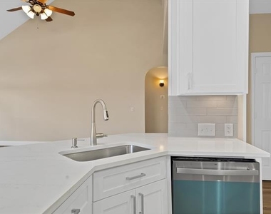 18638 Tall Oak Drive - Photo Thumbnail 14