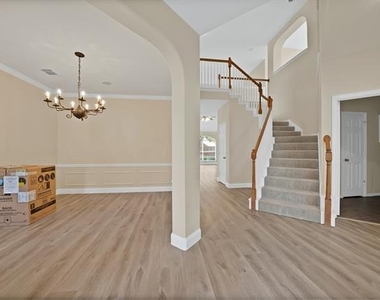 18638 Tall Oak Drive - Photo Thumbnail 3