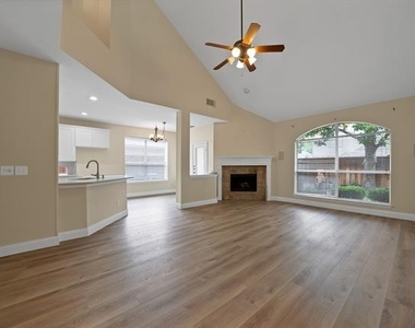 18638 Tall Oak Drive - Photo Thumbnail 6