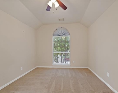 18638 Tall Oak Drive - Photo Thumbnail 32