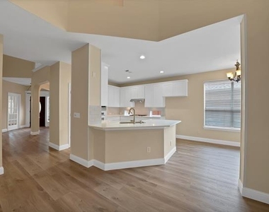 18638 Tall Oak Drive - Photo Thumbnail 9