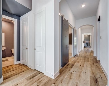 914 Songbird Lane - Photo Thumbnail 1