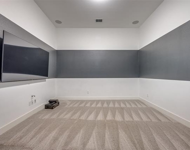 914 Songbird Lane - Photo Thumbnail 16