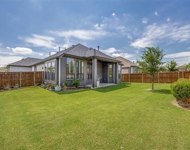914 Songbird Lane - Photo Thumbnail 20