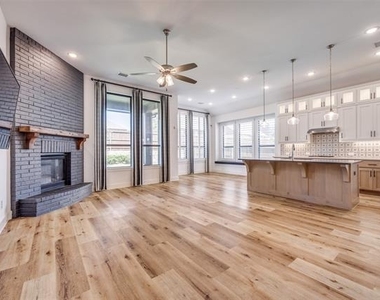 914 Songbird Lane - Photo Thumbnail 4