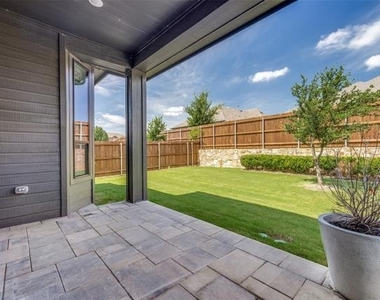 914 Songbird Lane - Photo Thumbnail 19