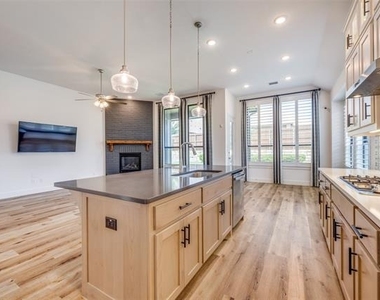 914 Songbird Lane - Photo Thumbnail 8