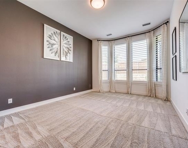914 Songbird Lane - Photo Thumbnail 9