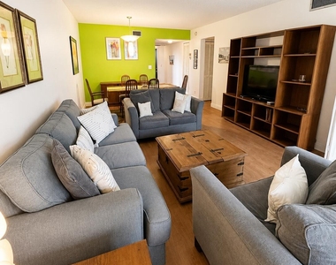 4200 Oaks Terrace - Photo Thumbnail 8