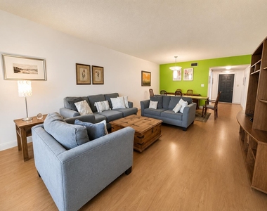 4200 Oaks Terrace - Photo Thumbnail 10