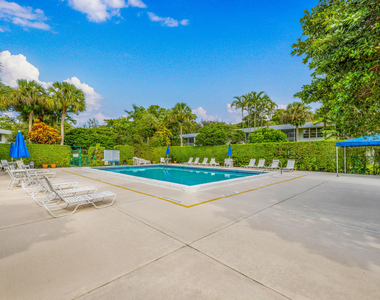 4200 Oaks Terrace - Photo Thumbnail 16