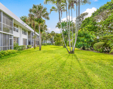4200 Oaks Terrace - Photo Thumbnail 14