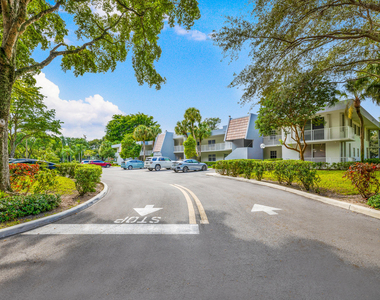 4200 Oaks Terrace - Photo Thumbnail 12