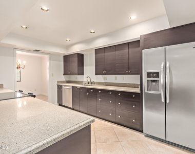 6282 E Pinchot Avenue - Photo Thumbnail 9