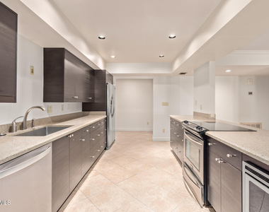 6282 E Pinchot Avenue - Photo Thumbnail 10