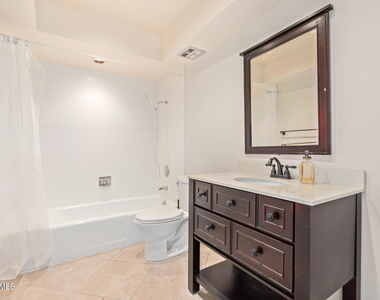 6282 E Pinchot Avenue - Photo Thumbnail 18