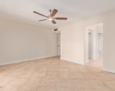 6282 E Pinchot Avenue - Photo Thumbnail 12