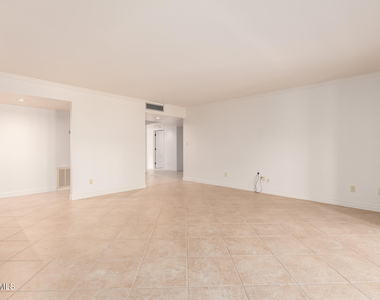6282 E Pinchot Avenue - Photo Thumbnail 25